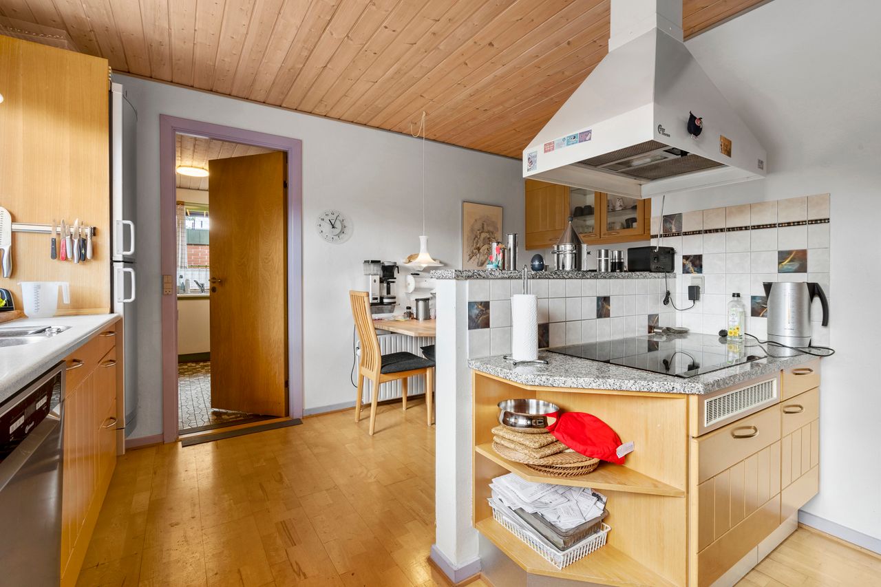 image 02